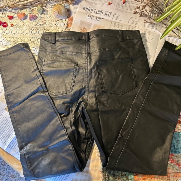 SPYM faux leather stretchy jegging pants - Picture 2 of 4